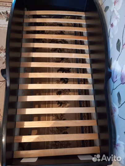 Продам детскую кровать машину с матрасом Аскона