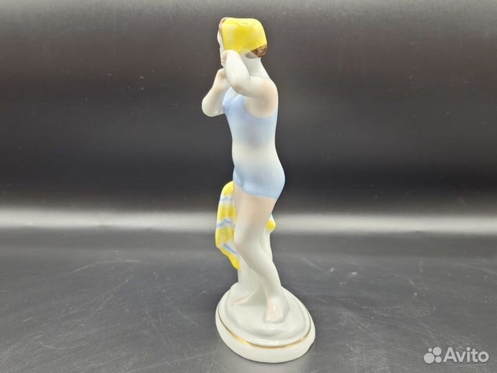 Фарфоровая статуэтка Купальщица Плавчиха лфз