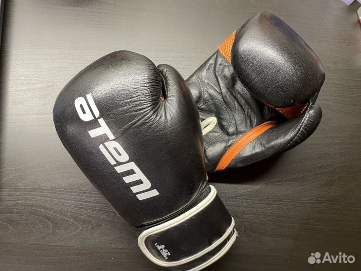Боксерские перчатки