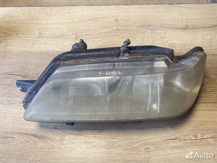 Peugeot 605 передняя левая фара