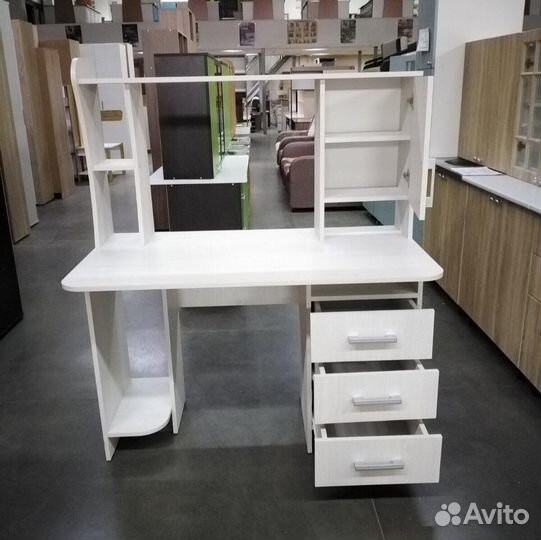 Стол компьютерный №5