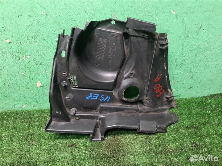 Решетка стеклоочистителей правая Mitsubishi Grand