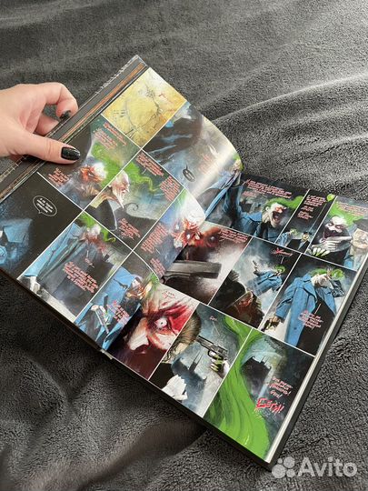 Комикс книга Бэтмен: лечебница Аркхем