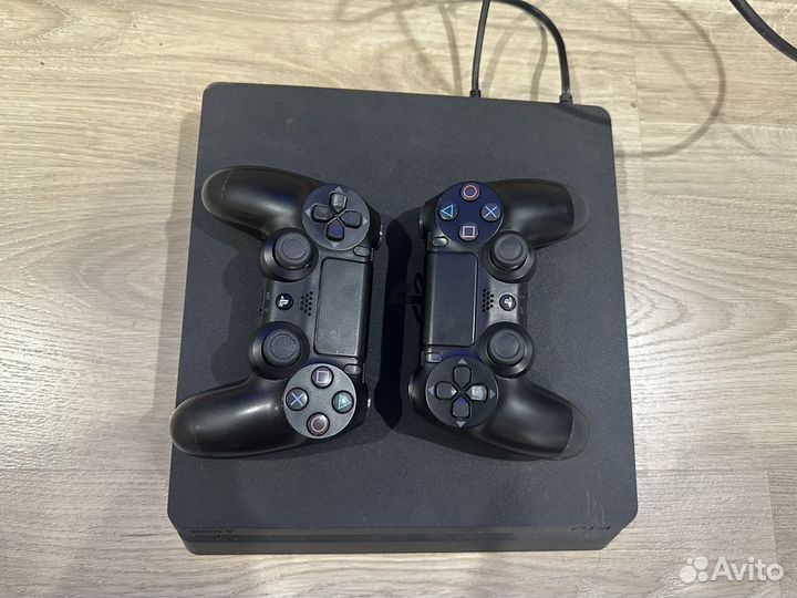 Продам ps4 slim