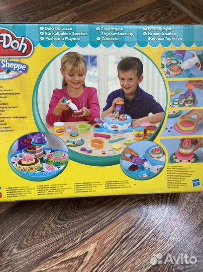 Набор play doh «фабрика тортов»