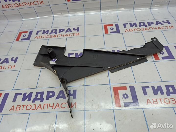 Кожух топливного бака BMW 6 (F13) 51757224468. Дефект