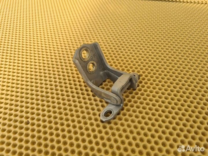 Петля двери передняя левая Infiniti M37 M25 M56