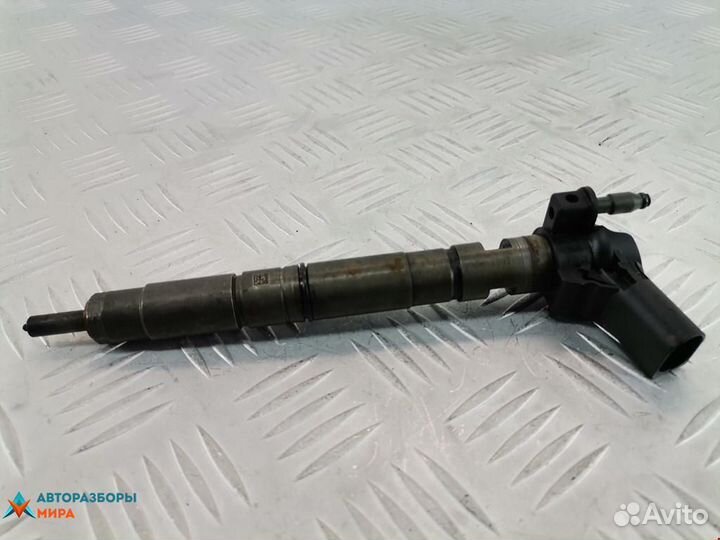 Форсунка Volkswagen Passat B6 2009 03L130277