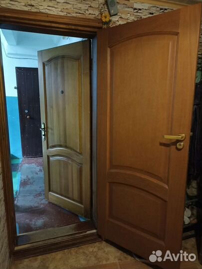 Дверь входная бу деревянная с коробкой