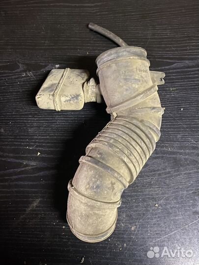 Патрубок воздушного фильтра mitsubishi carisma 1.6