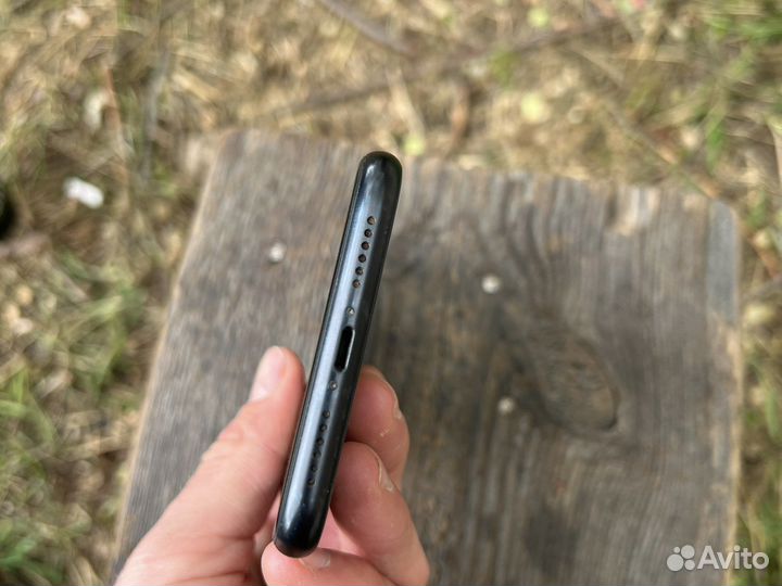 iPhone xr на запчасти