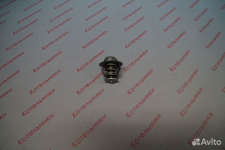 Nissan 21200-86J01 Термостат 82C