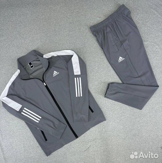 Спортивный костюм adidas