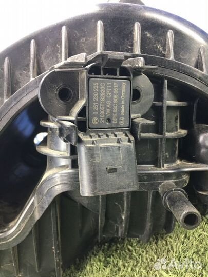 Коллектор впускной Skoda Rapid 2013