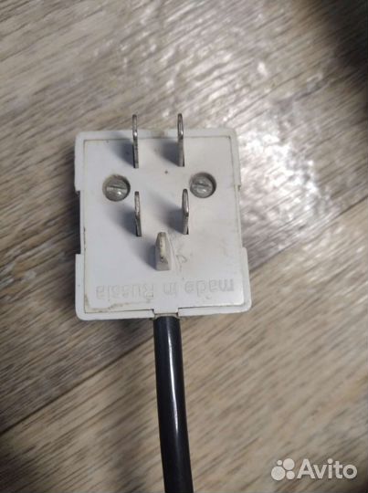 Старый телефон СССР сделано в Болгарии