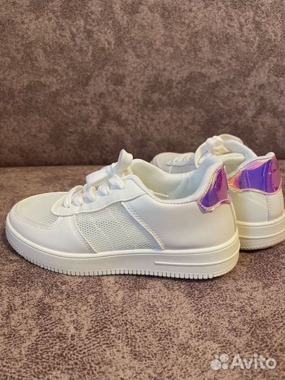 Кроссовки летние