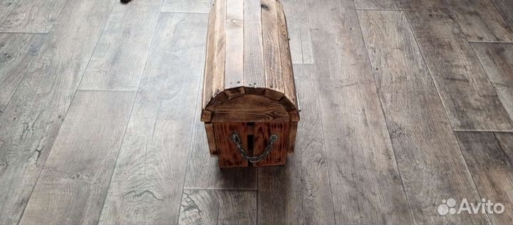 Сундук деревянный
