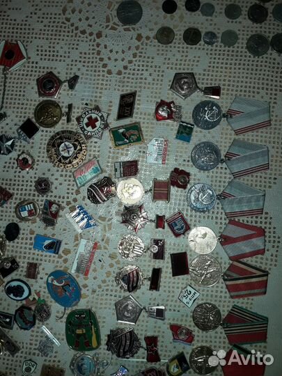 Значок монеты