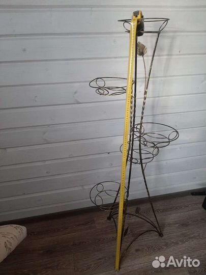 Подставка для цветов напольная металлическая