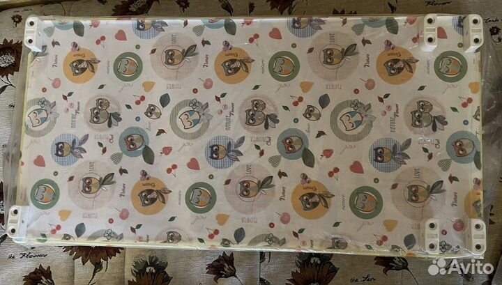 Пеленальная доска на кроватку