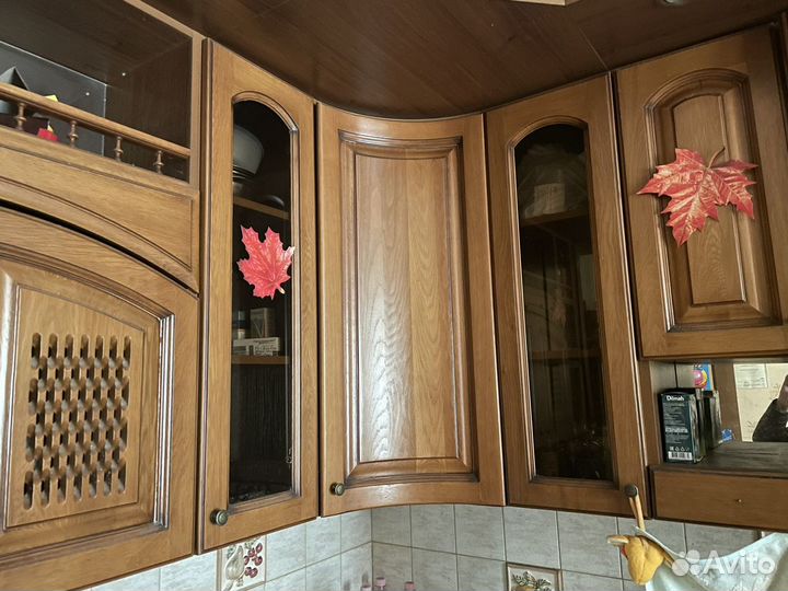 Кухонный гарнитур бу массив