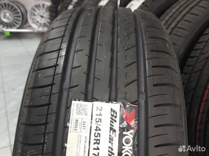 Yokohama BluEarth AE51 215/45 R17