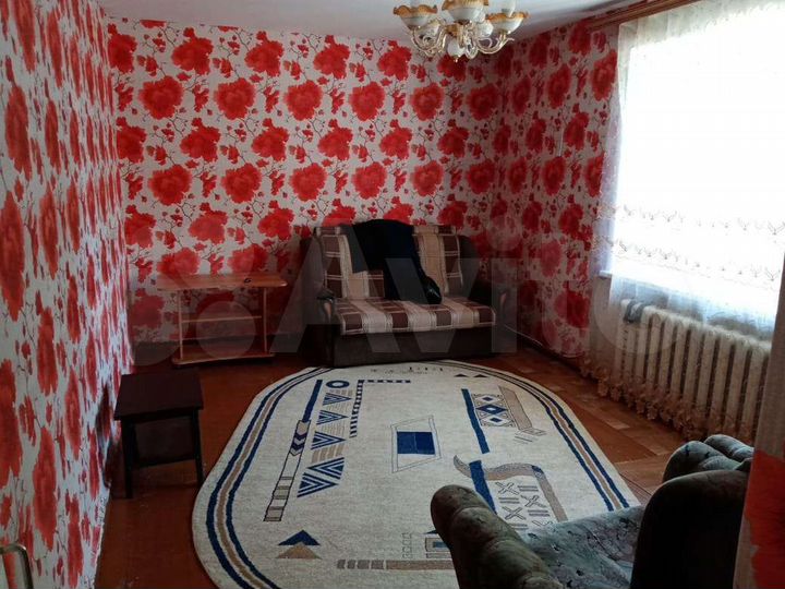 2-к. квартира, 43 м², 1/3 эт.