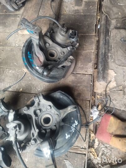 Поворотный кулак Nissan X-Trail T31