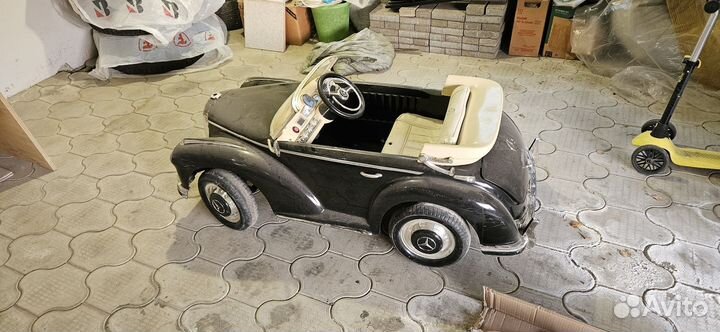 Детская машина электромобиль с пультом бу