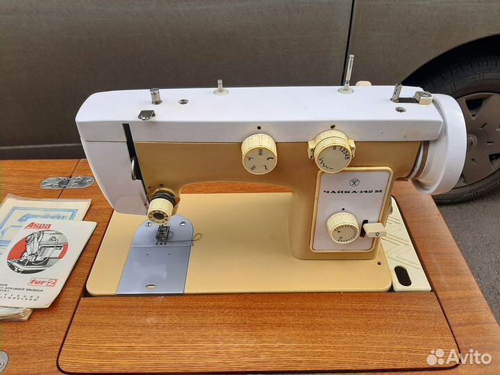 Швейная машинка Чайка 142 м