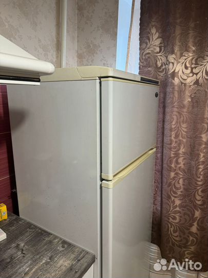 Холодильник бу Атлант