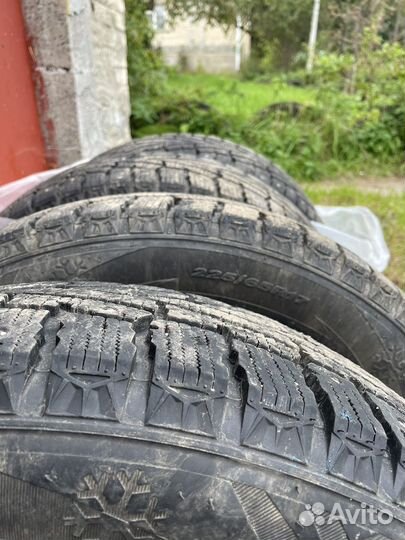 Roadstone Winguard WinSpike SUV 225/65 R17