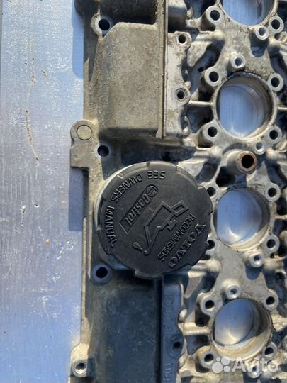Клапанная крышка (крышка гбц) volvo