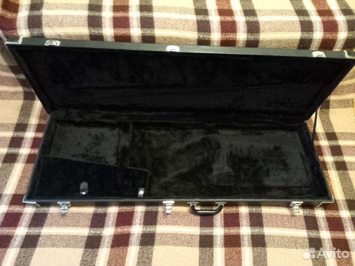 Кейс для бас-гитары