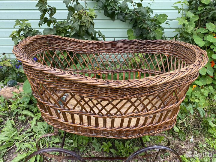 Антикварная детская коляска