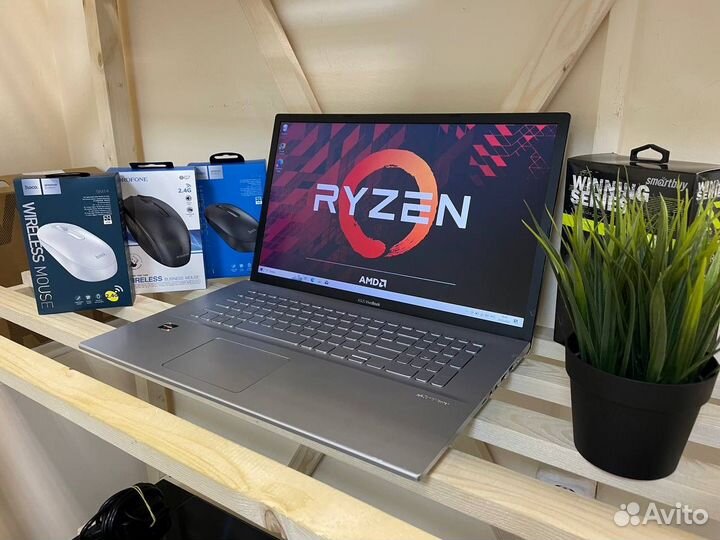 Большой Asus 17.3 Ryzen 3-3200U/AMD 540X/8Gb