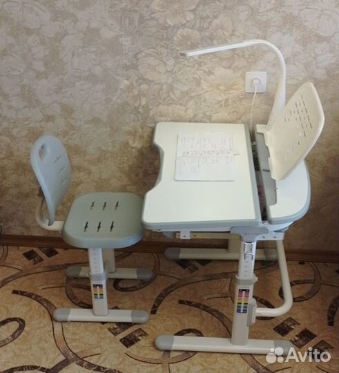 Растущая парта трансформер и стул FunDesk Sorriso