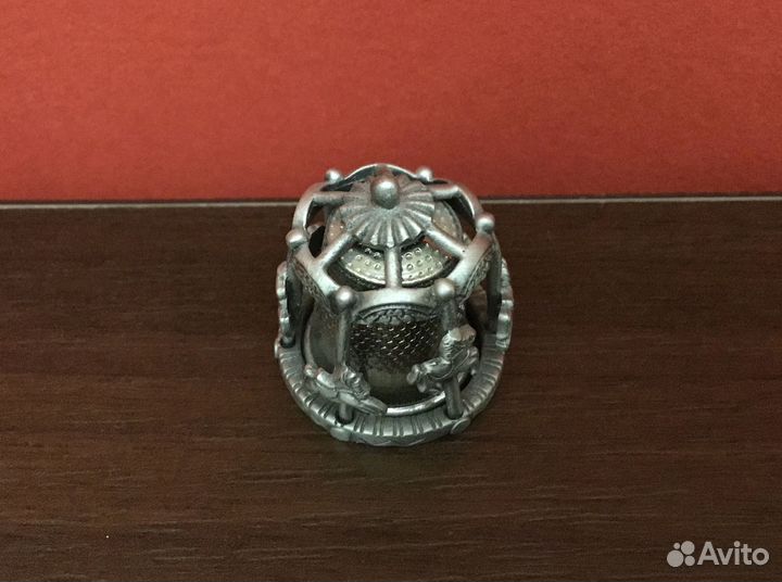 Наперсток коллекционный Николас Гиш