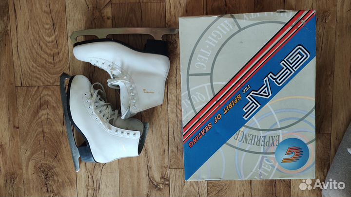 Коньки фигурные 42