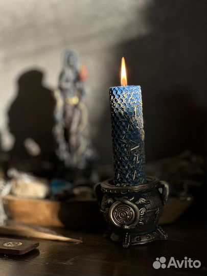 Свеча из вощины на удачу