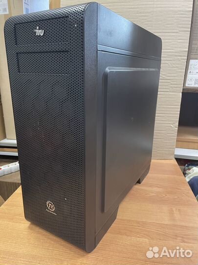 Корпус пк Core V71 thermaltake + бп Thermaltake