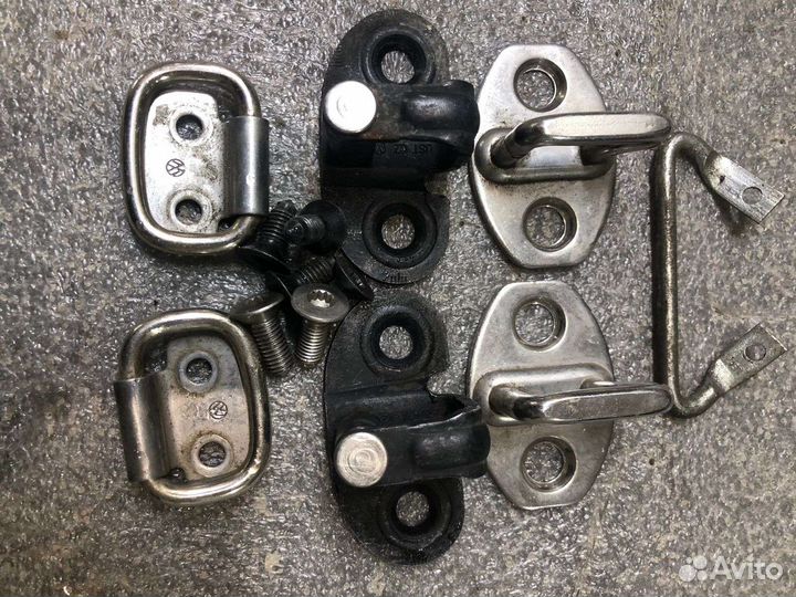 Петли замков двери Volkswagen