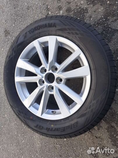 Оригинальное колесо на тойота камри