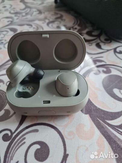 Беспроводные наушники samsung gear iconx