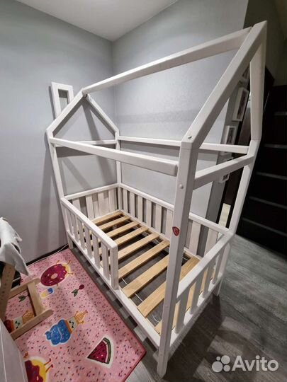 Детская кровать домик