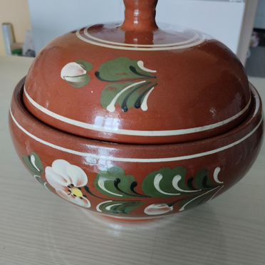 Кастрюля глиняная