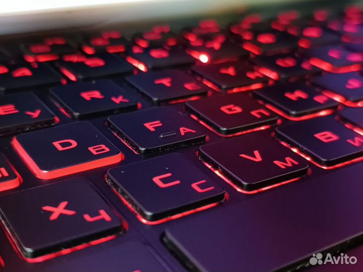 Игровой Asus ROG 17.3''IPS Ryzen 7 1700 16Gb rx580