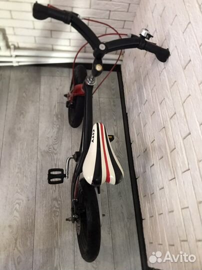 Трехколесный велосипед