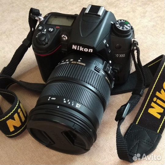 Зеркальный фотоаппарат Nikon D7000