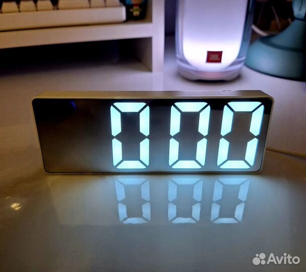 Часы электронные настольные